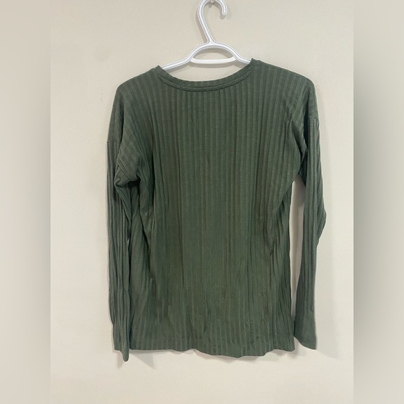 Two Joe Fresh Long Sleeve shirts. - Picture 5 of 7